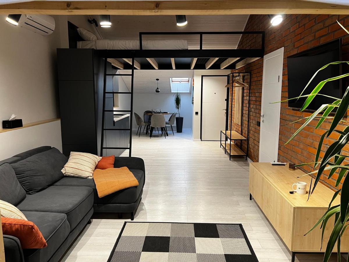 «Гори́Ще На Площі Польський Ринок» Apartment Kamianets-Podilskyi Luaran gambar