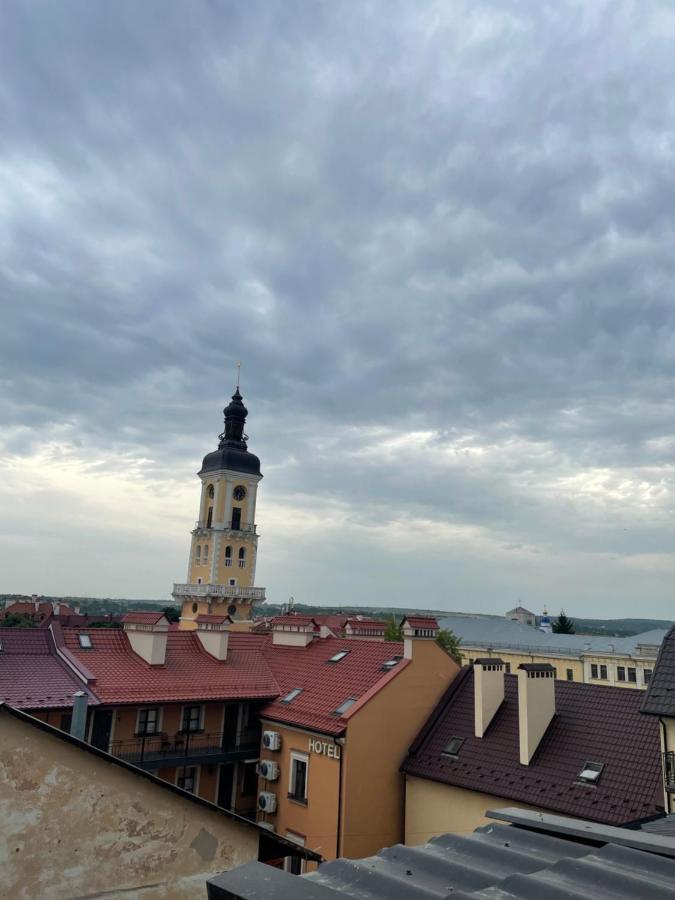 «Гори́Ще На Площі Польський Ринок» Apartment Kamianets-Podilskyi Luaran gambar